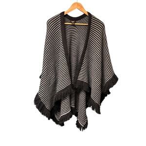 EYEFUL Beige Gray Print Shawl Wrap Scarf Fringe NYC Boutique‎ Boho Chic